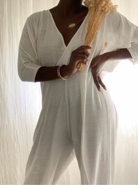 Relaxed V-Neck White Jumpsuit
